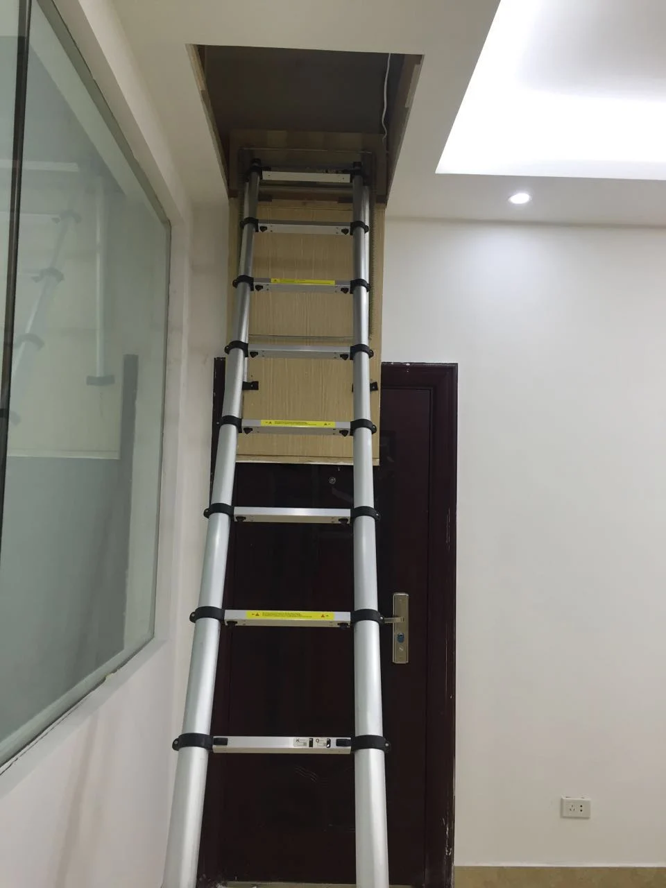 Quality Aluminium Multifunctional Cable Loft Folding Exsenion Ladder